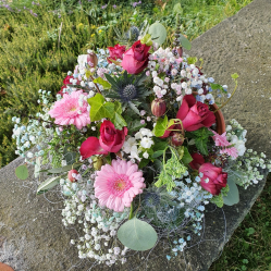 Blumengesteck rosa weiss (ausgeliefert am 18. August 2021 auf den Friedhof in Grosshöchstetten)