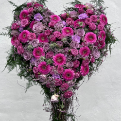 Blumenherz auf Ständer lila (ausgeliefert in die Kirche in Grosshöchstetten am 26. September 2024)