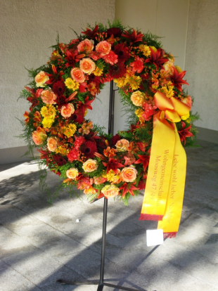 Blumenkranz mit Rosen